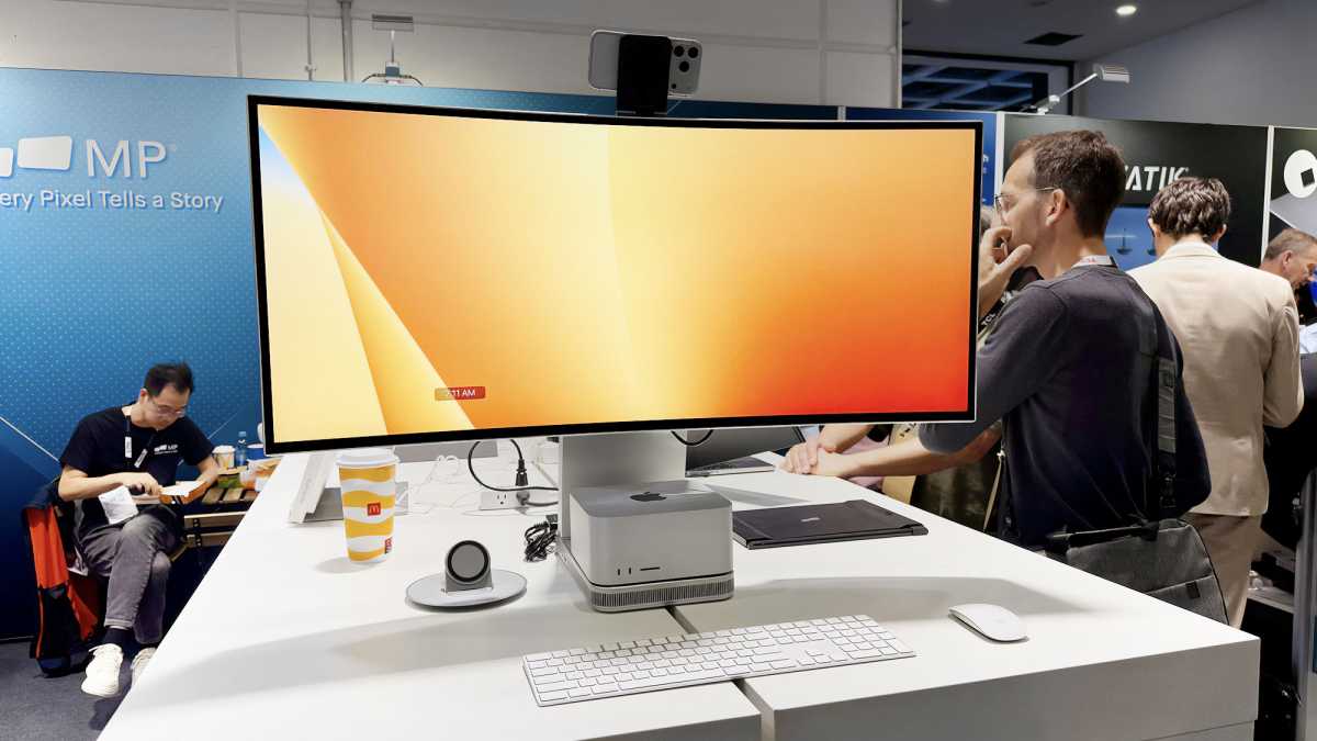 Mobile Pixels Prisma monitor IFA 2026