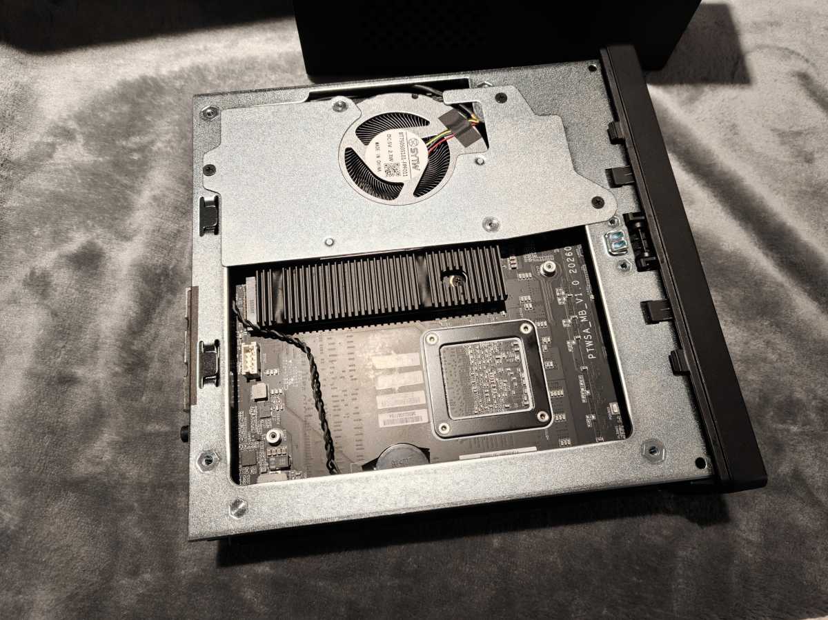Test Minisforum MS 03 Chassis offen 3