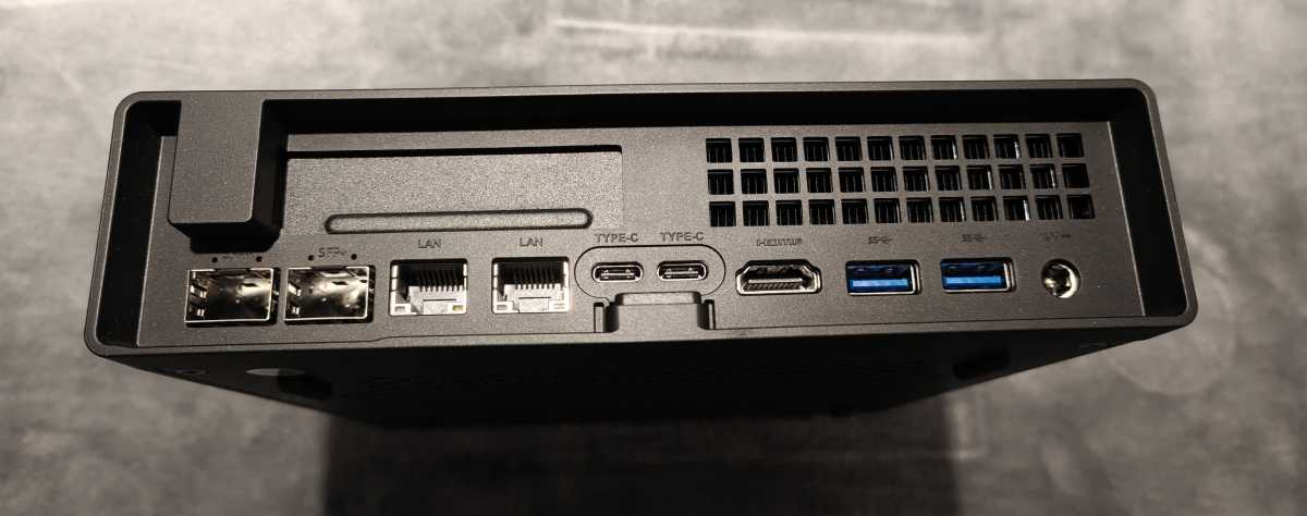 Test Minisforum MS 03 hinten