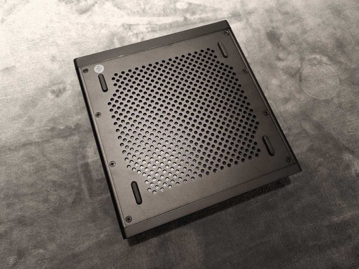 Test Minisforum MS 03 unten