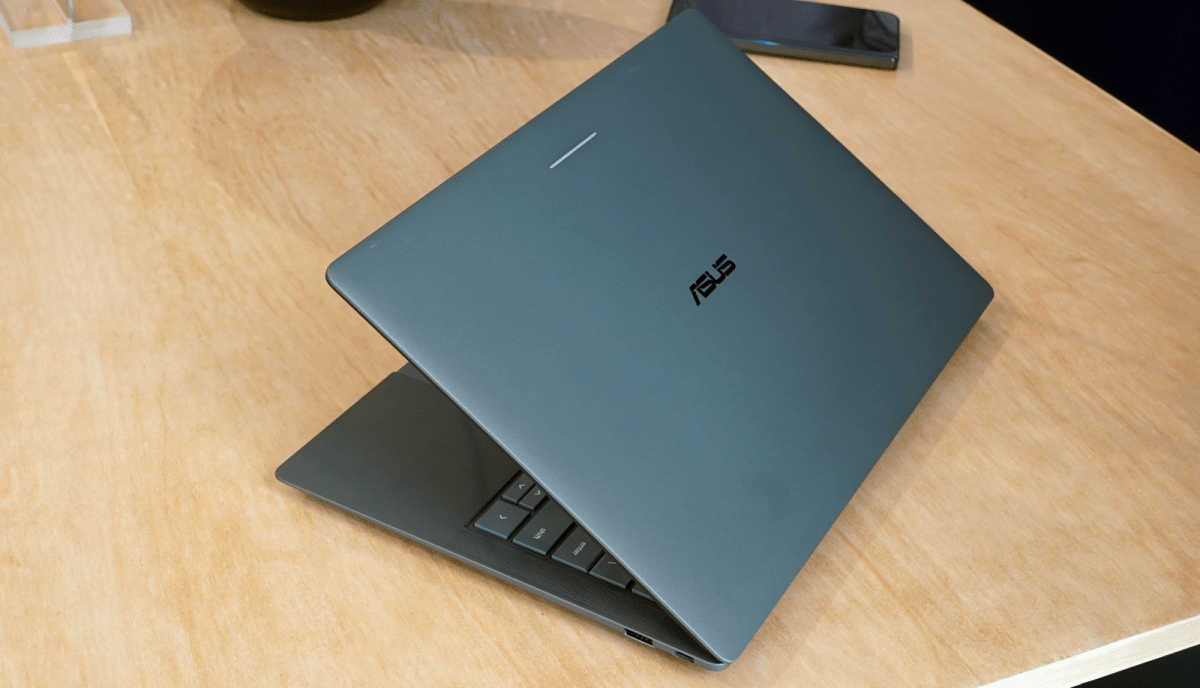 Googlebooks event: Asus laptop
