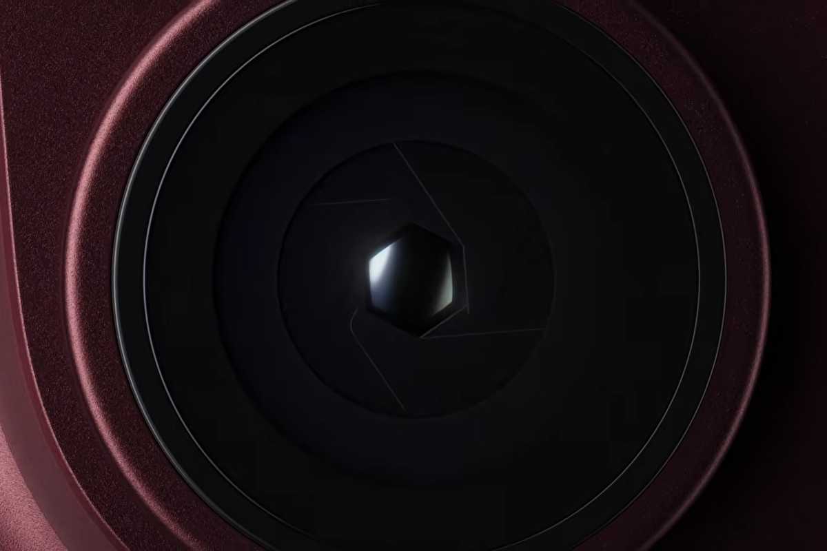 iphone 18 pro camera showing variable aperture