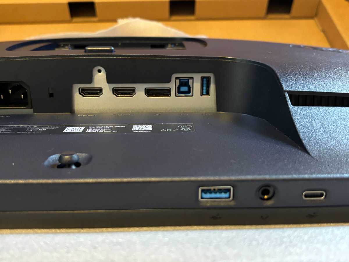 Alienware AW3226Q ports