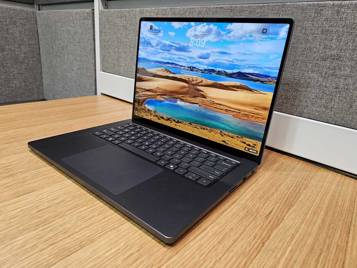 Microsoft Surface Laptop Ultra primary alt 1