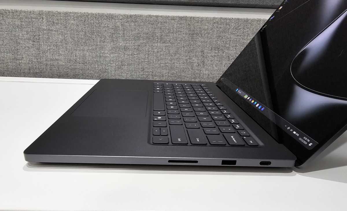 Microsoft Surface Laptop Ultra right side alt