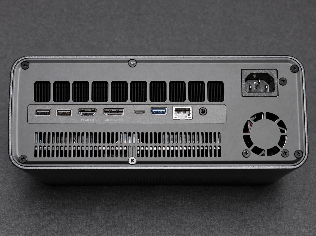 Test MSI PRO MAX EDGE AI  - hinten